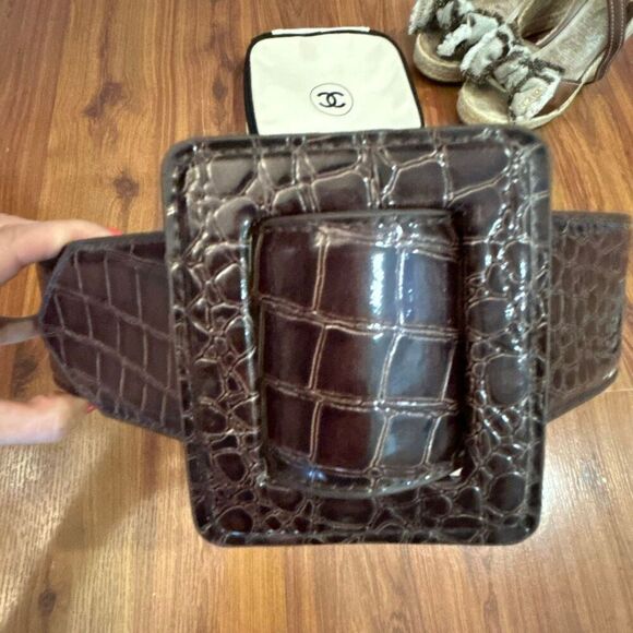 Betsy Johnson brown genuine leather croc wide belt size S/M main image 5